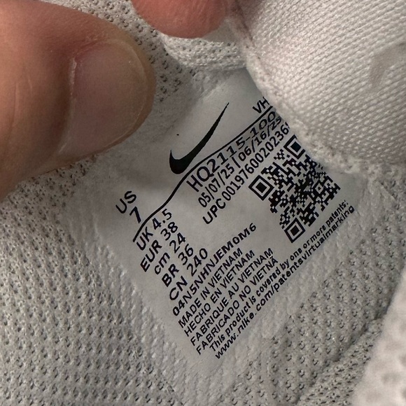 Nike Air Max SC Cheetah Print Sneakers |
Women's Size 7 - Picture 9 of 11